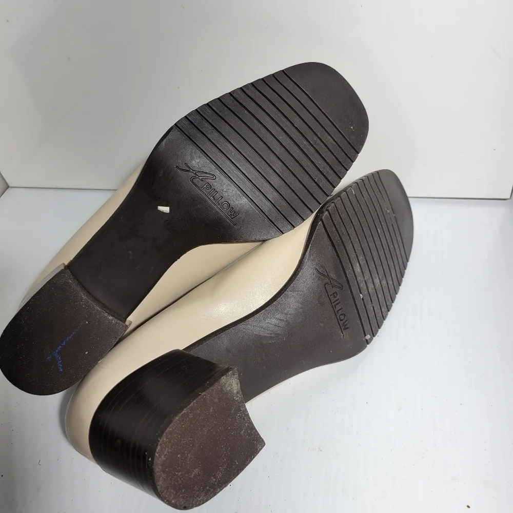 Amalfi Cream Low Block Heel Pumps - Picture 7 of 7